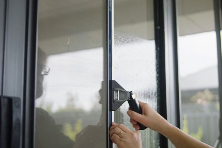 vip-home-cleaning-gawler-angle-vale-munno-para-hewett-south-australia_0000_window washed